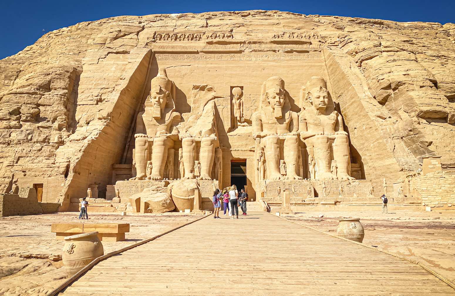 viaje-egipto-en-familia-crucero-nilo-playas-piramides